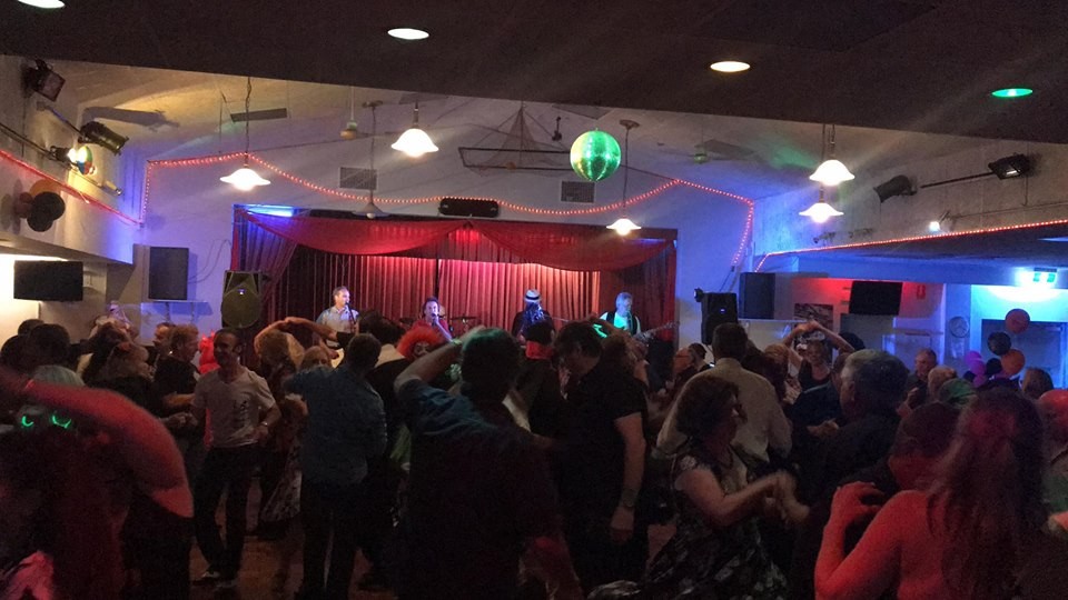 rock-n-roll-dancers-dancing-at-British-Working-Man's-Club-in-Wingfiled-South-Australia